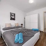 In Nova Vas - Porec - Istrien 42148 דירה Kukci