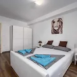 In Nova Vas - Porec - Istrien 42148 דירה *